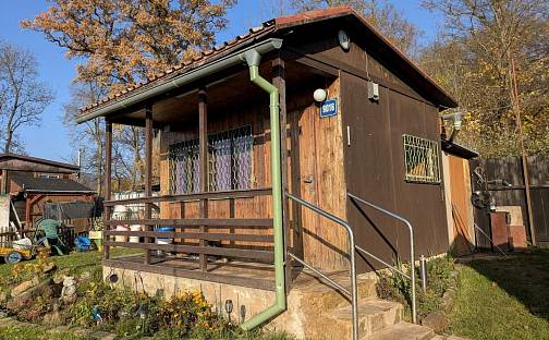 Prodej chaty/chalupy 16 m² s pozemkem 483 m², U zámeckého rybníka, Chlumec, okres Ústí nad Labem