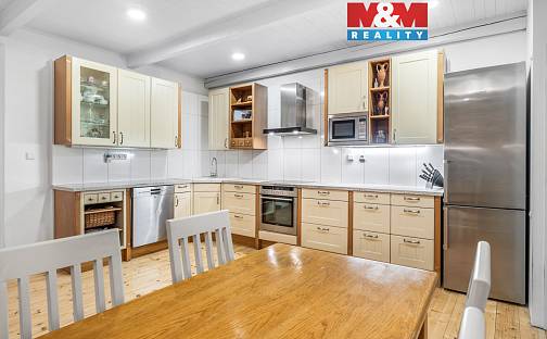 Prodej bytu 4+1 218 m², Tyršova, Velvary, okres Kladno