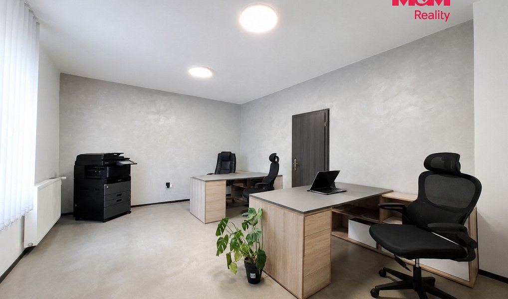 Pronájem kanceláře 200 m², Kadaň – náhled fotky 2