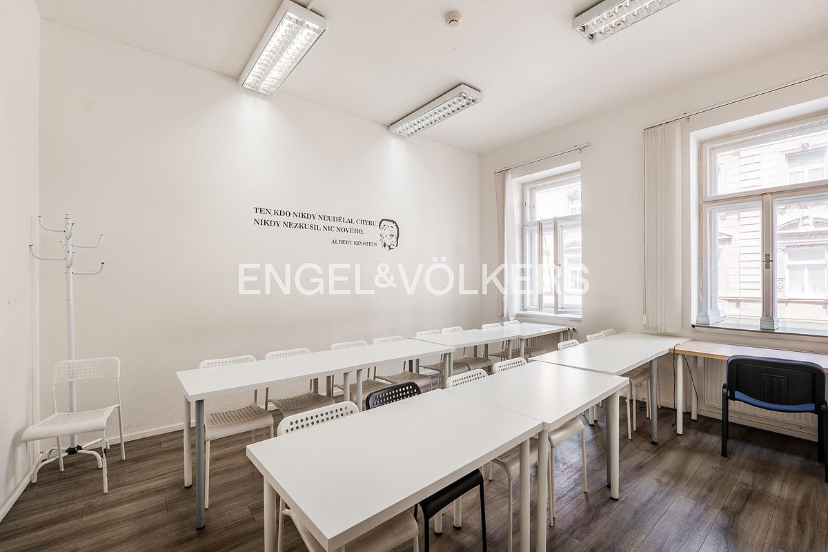 Pronájem kanceláře 136 m² – fotografie 3