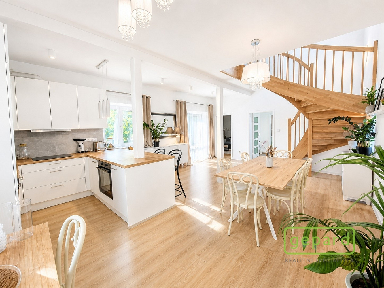Prodej ubytovacího objektu 175 m² — photo 2