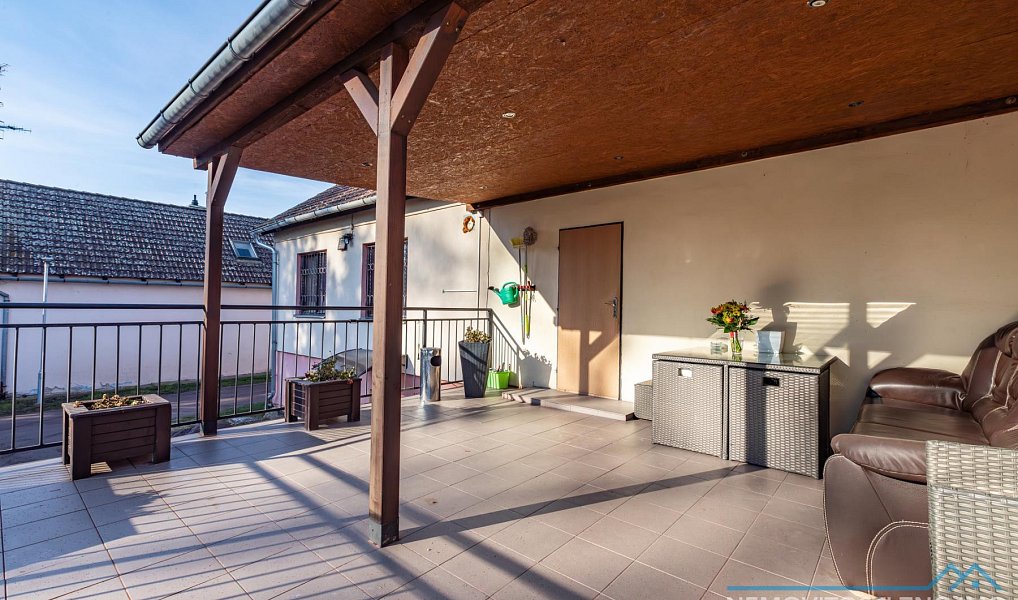 Prodej ubytovacího objektu 390 m², Vrbovec – náhled fotky 9