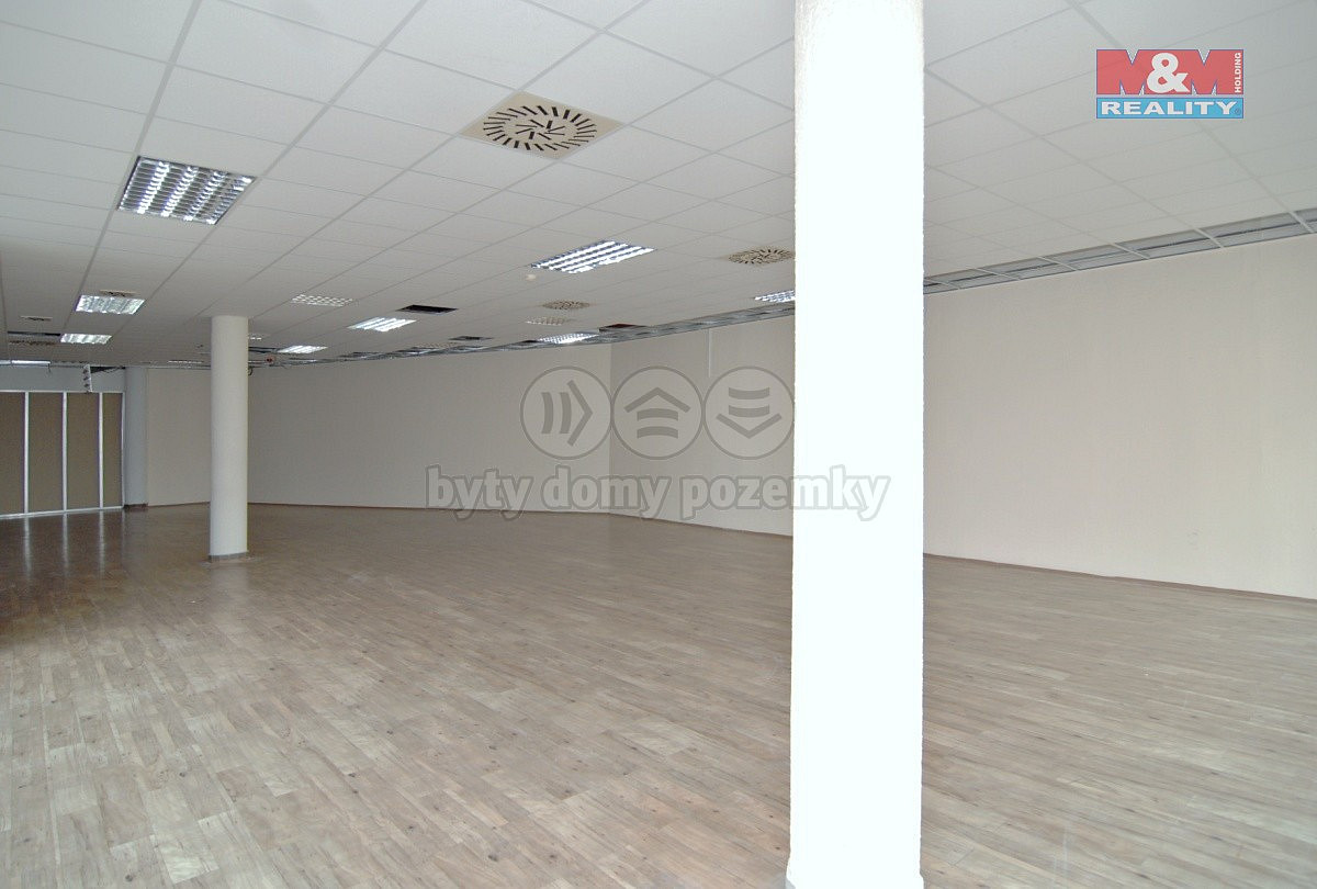 Pronájem kanceláře 210 m² — photo 4