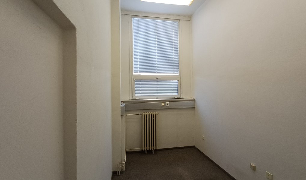 Pronájem kanceláře 60 m², Jičín – náhled fotky 3