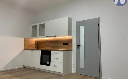 Pronájem bytu 1+kk 33 m²