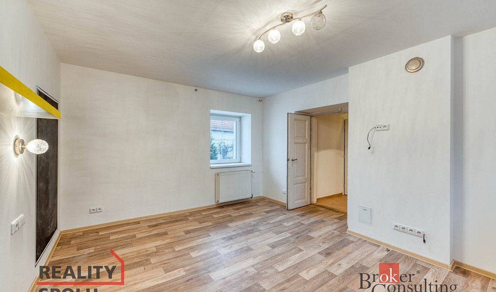 Prodej domu 579 m² s pozemkem 1 059 m², Středokluky – náhled fotky 22