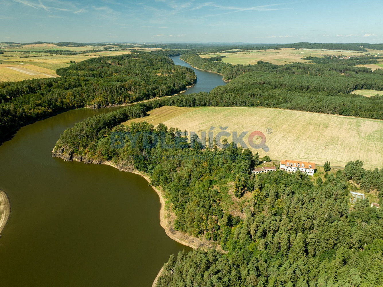 Prodej komerčního objektu (jiného typu) 1 066 m²