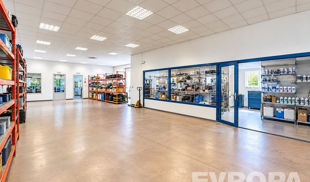 Prodej výrobních prostor 1 200 m², Chotíkov – náhled fotky 7