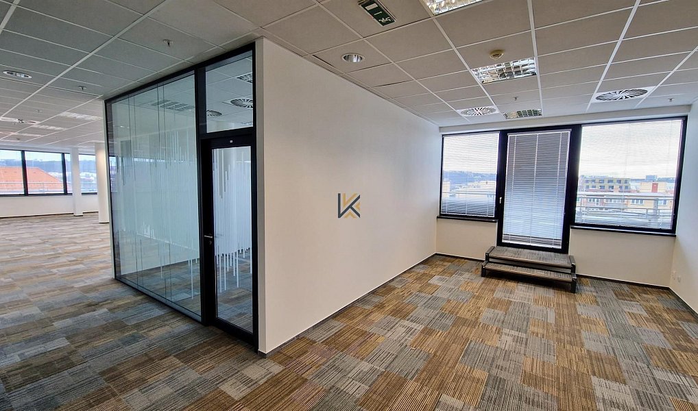 Pronájem kanceláře 746 m², Praha – náhled fotky 3