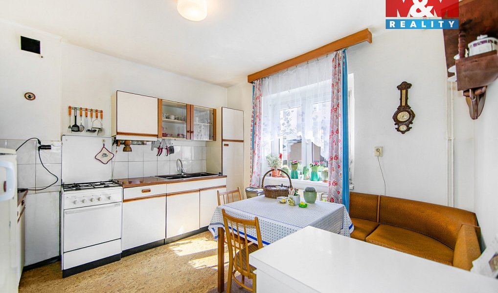 Prodej domu 130 m² s pozemkem 164 m², Cheb – náhled fotky 2