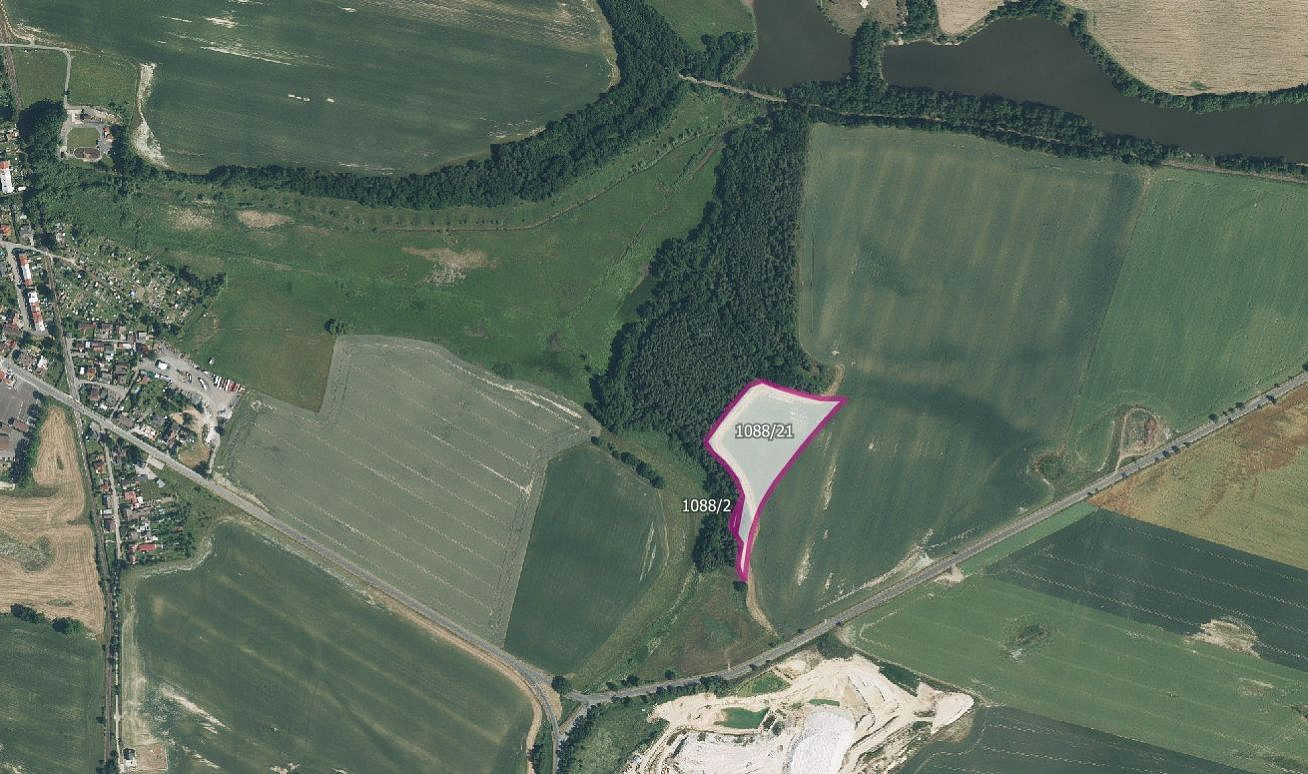 Prodej pole 14 739 m²