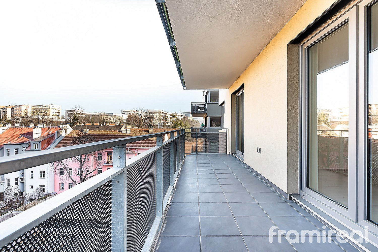Pronájem bytu 4+kk 111 m² — photo 2