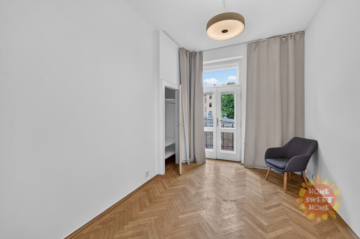 Pronájem bytu 4+kk 141 m² — photo 4