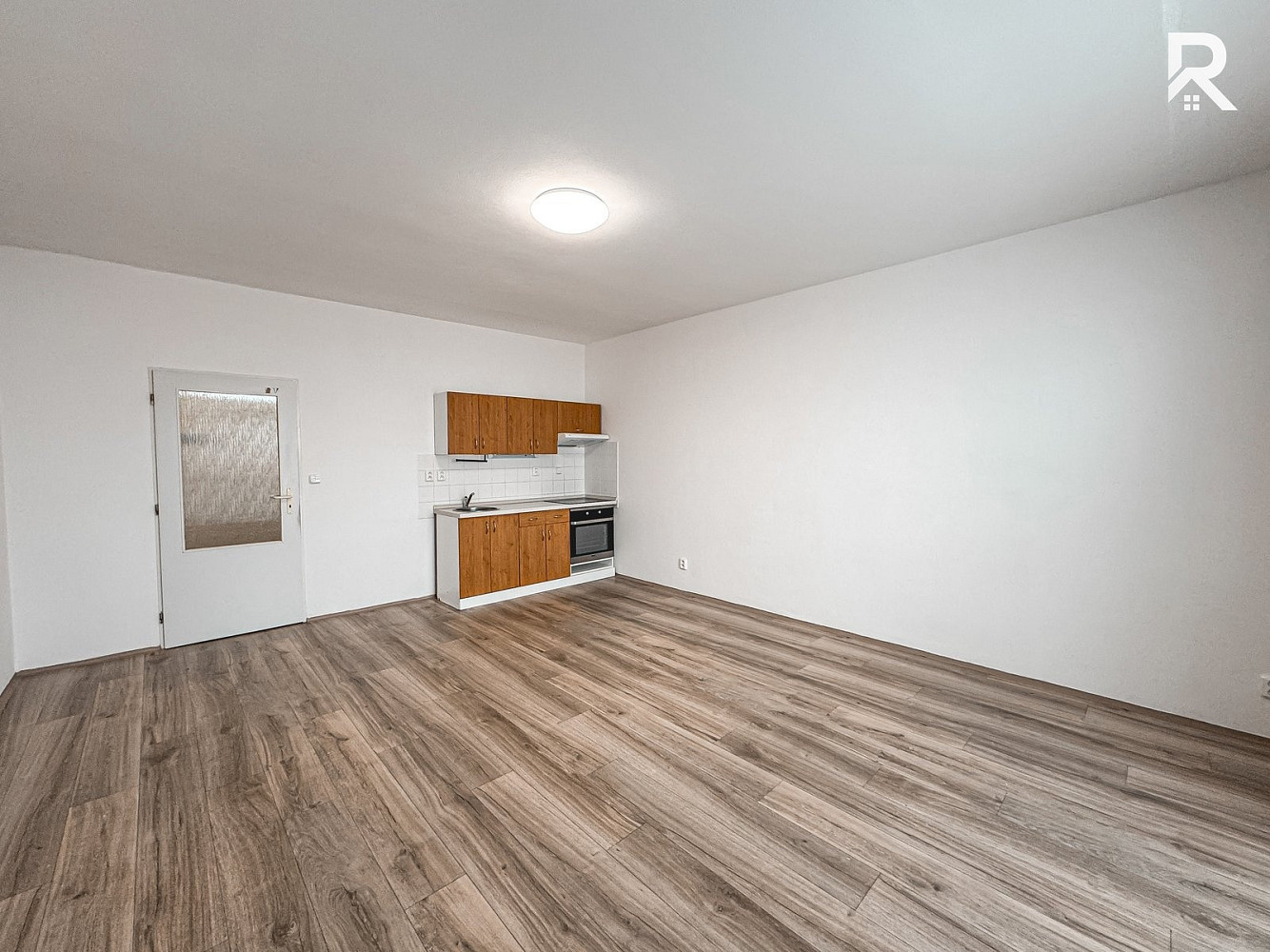 Pronájem bytu 1+kk 35 m²