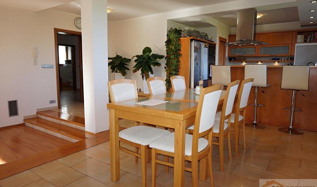 Prodej domu 197 m² s pozemkem 2 022 m², Mostkovice – náhled fotky 10