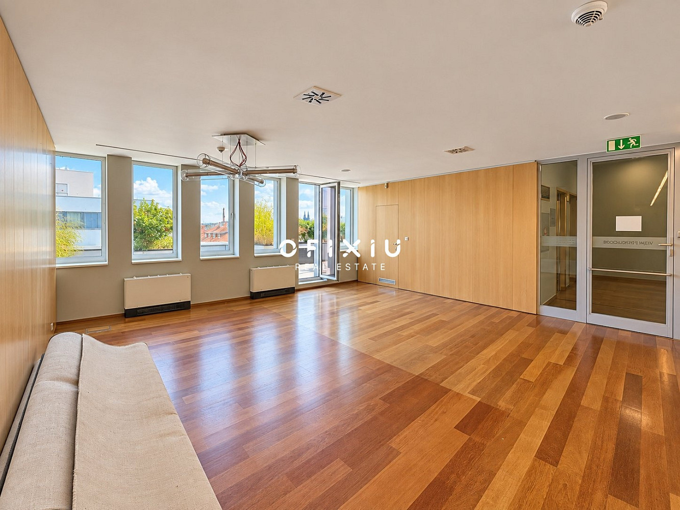 Pronájem kanceláře 1 500 m² – fotografie 3
