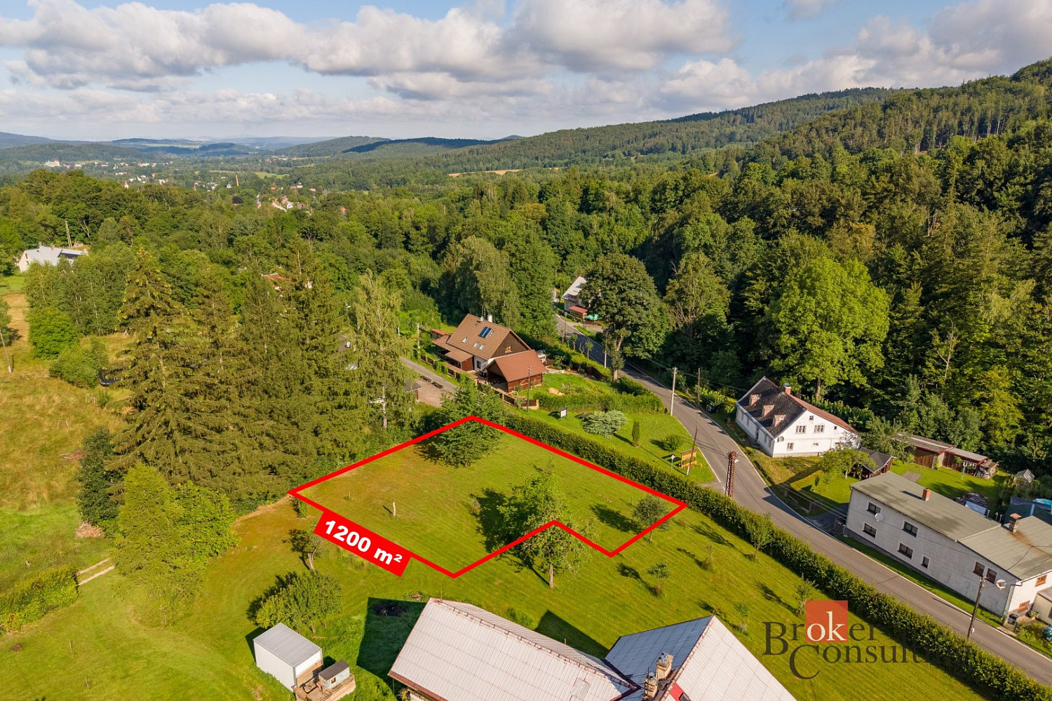 Prodej stavebního pozemku 1 200 m²