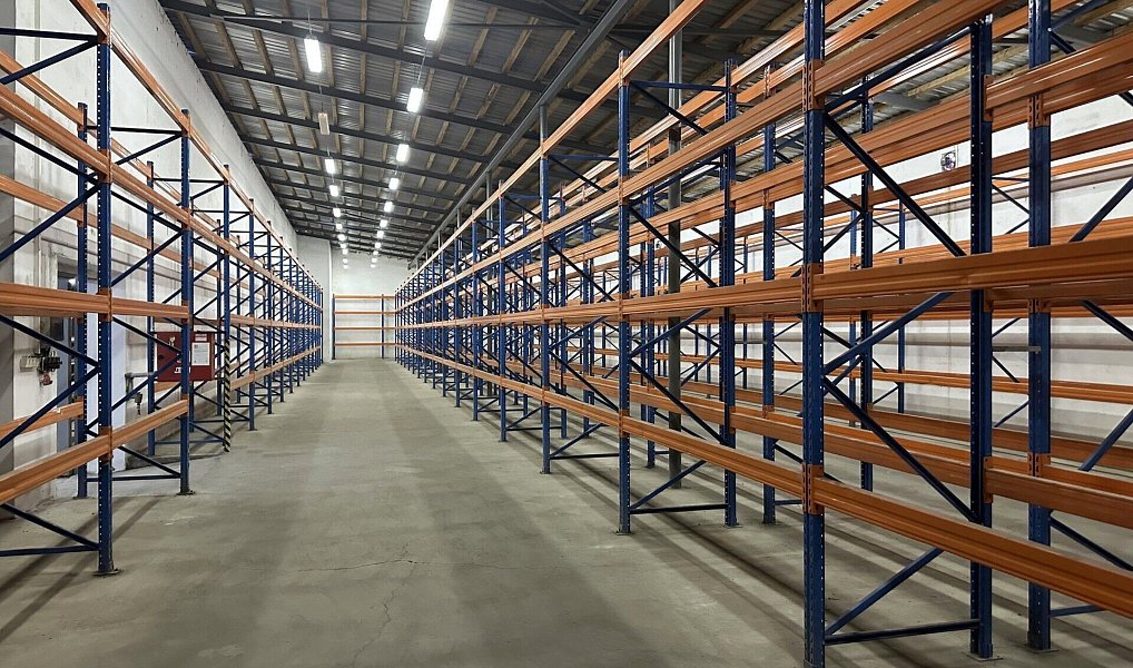 Pronájem skladovacích prostor 1 700 m², Postoloprty – fotka 1 z 17