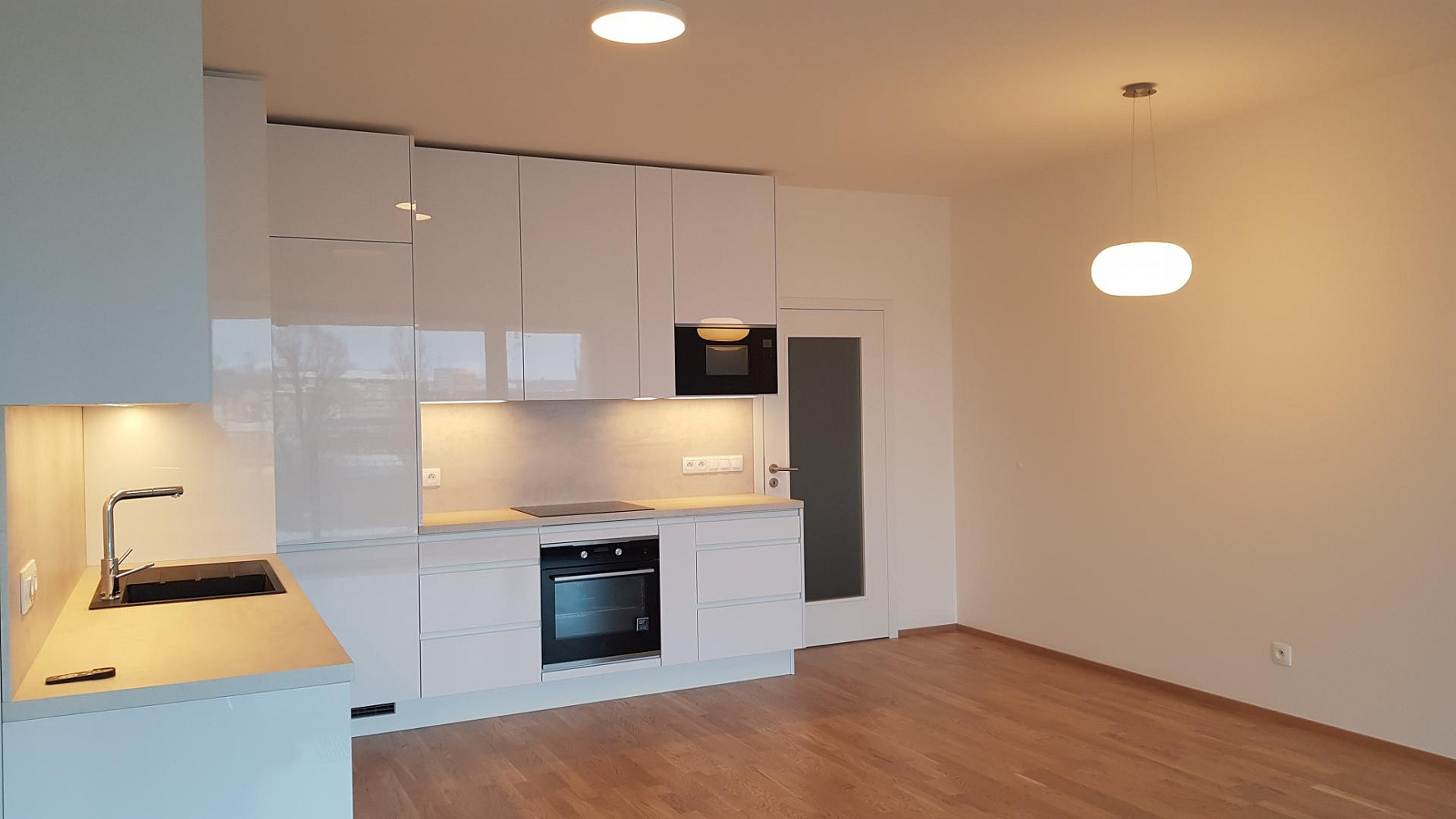 Pronájem bytu 3+kk 93 m² — photo 5