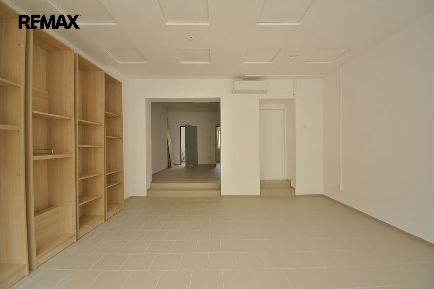 Pronájem obchodních prostor 58 m² – fotografie 4