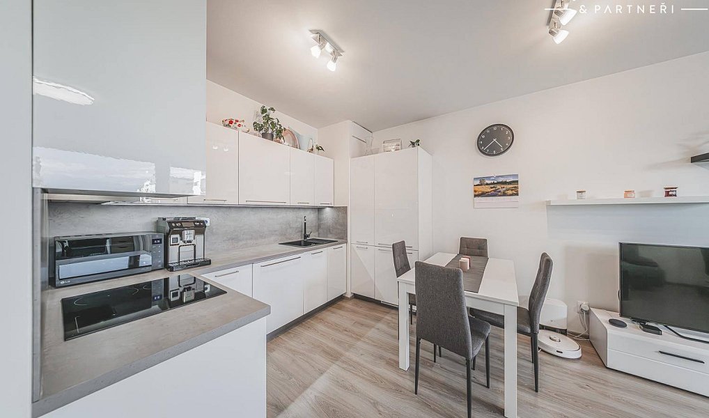 Pronájem bytu 2+kk 49 m², Hradec Králové – náhled fotky 3