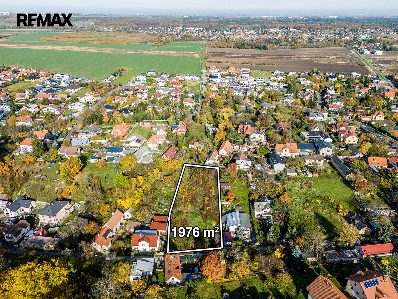 Prodej stavebního pozemku 1 976 m² – fotografie 3