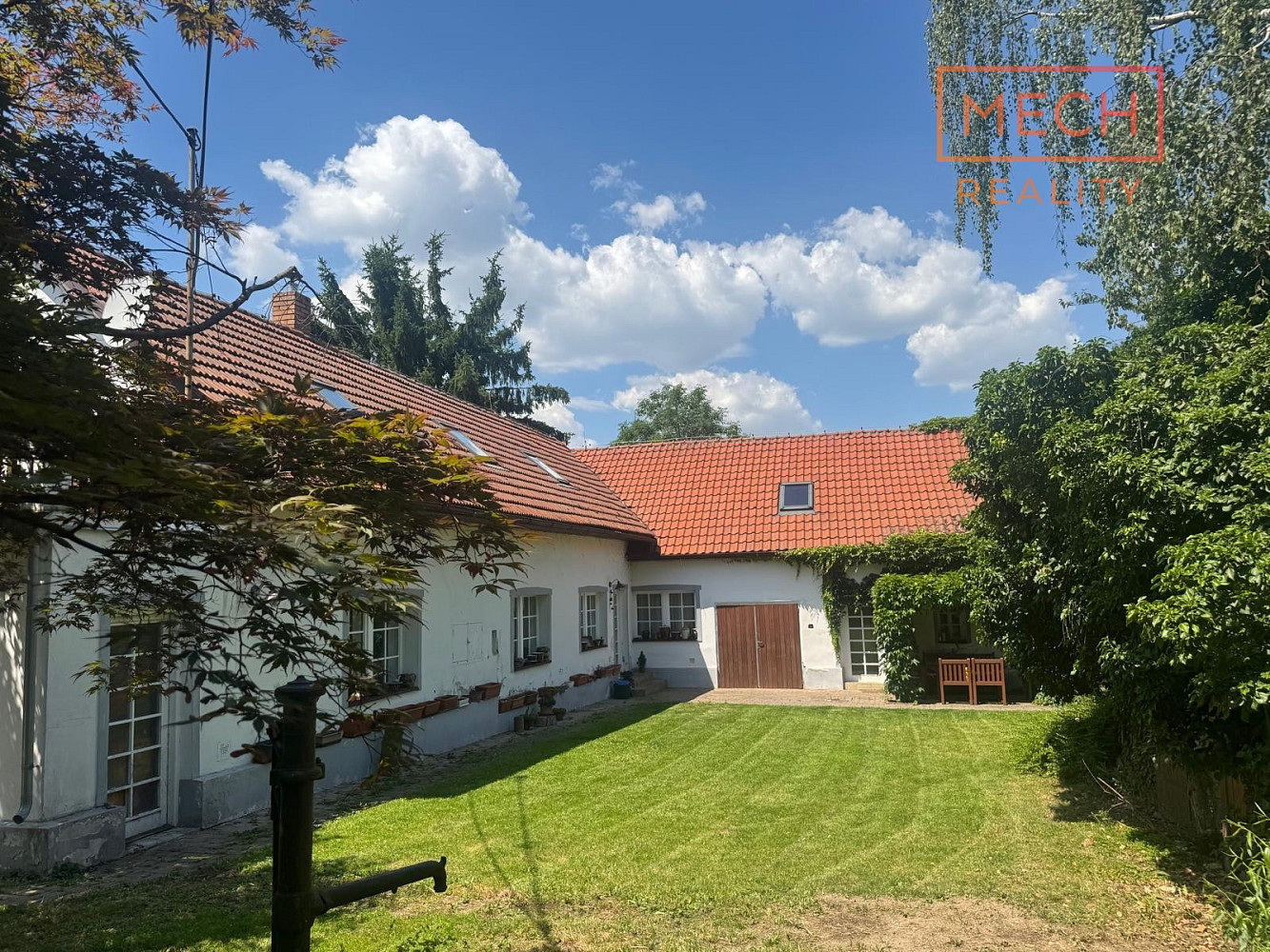 Prodej domu 313 m² s pozemkem 892 m²