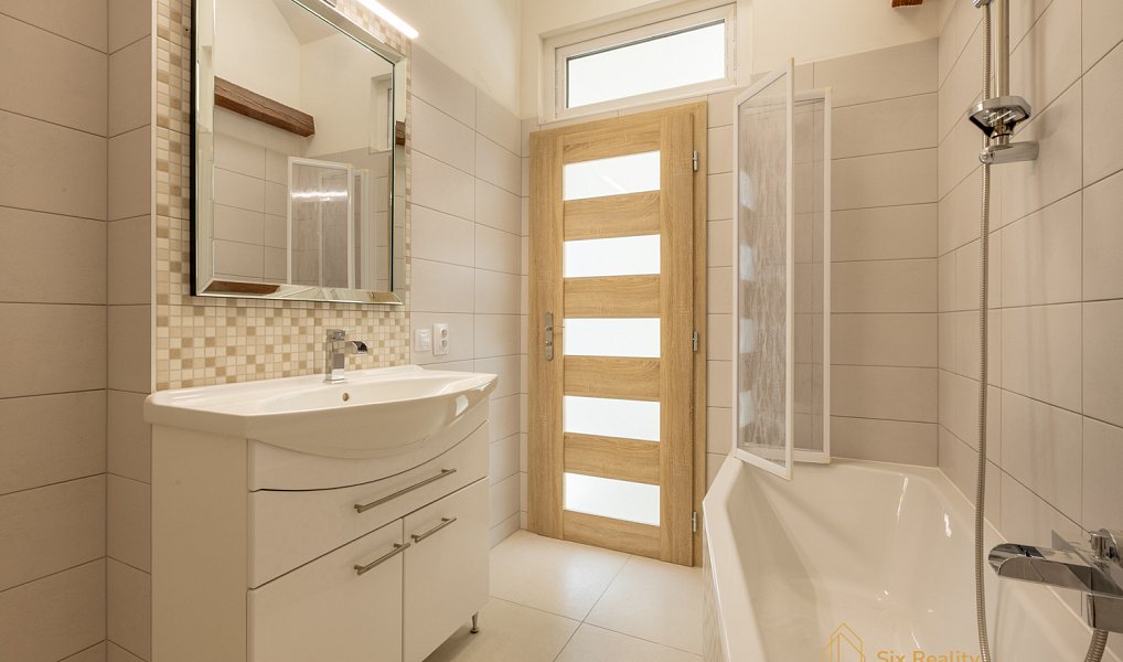 Prodej bytu 3+kk 91 m², Krupá – náhled fotky 5