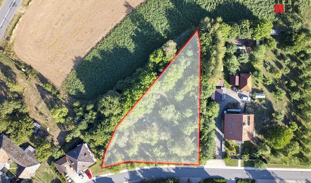Prodej stavebního pozemku 1 513 m², Slatina – náhled fotky 3
