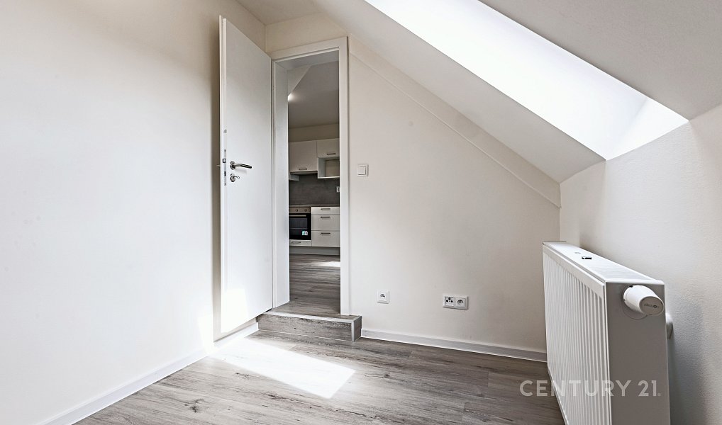 Pronájem bytu 2+kk 34 m², Kladno – náhled fotky 3