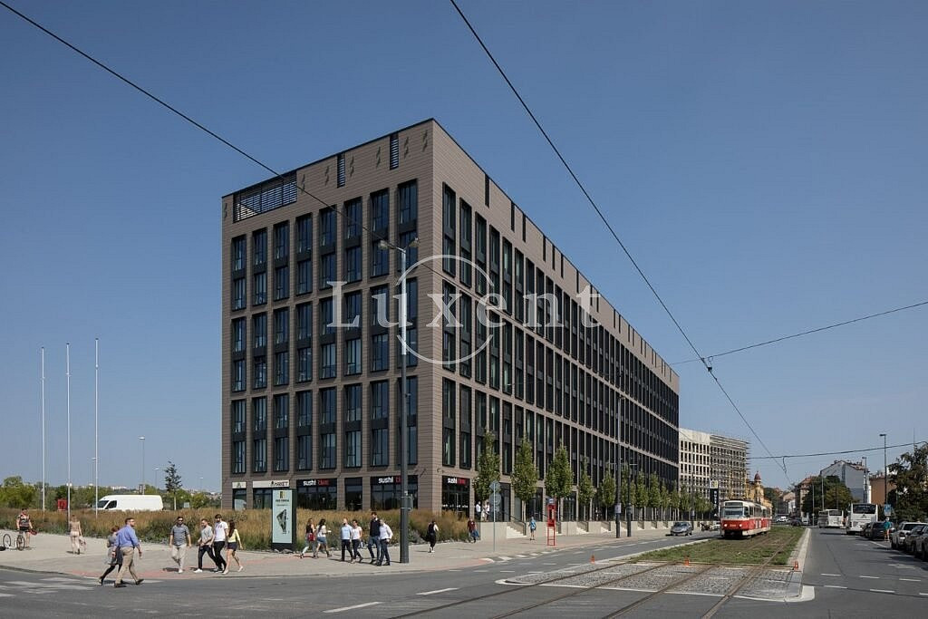Pronájem kanceláře 390 m²