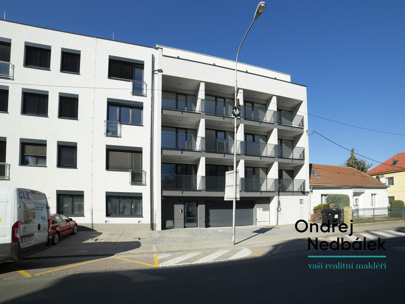 Pronájem garážové stání, 15 m2 - Zlín