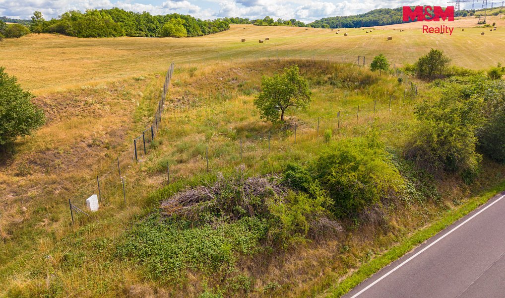 Prodej stavebního pozemku 1 184 m², Hostomice – náhled fotky 2