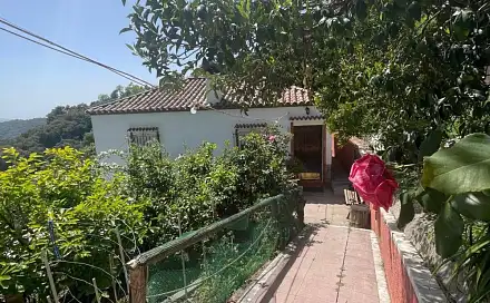 Prodej domu 240 m² s pozemkem 1 100 m²