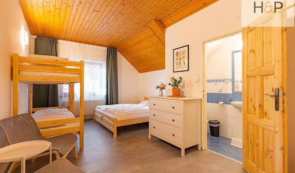 Prodej ubytovacího objektu 580 m², Oskava – náhled fotky 9
