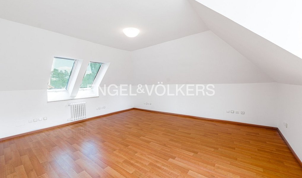 Pronájem domu 417 m² s pozemkem 1 000 m², Praha – náhled fotky 10