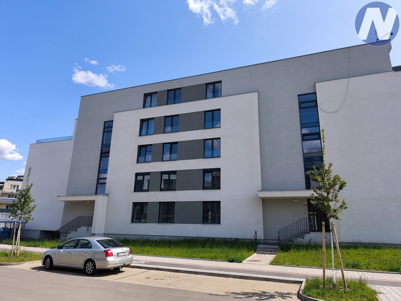 Pronájem krytého garážového stání Plzeň, ul. Železná