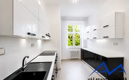 Prodej bytu 3+1 93 m², náměstí Msgre Šrámka, Ostrava - Moravská Ostrava