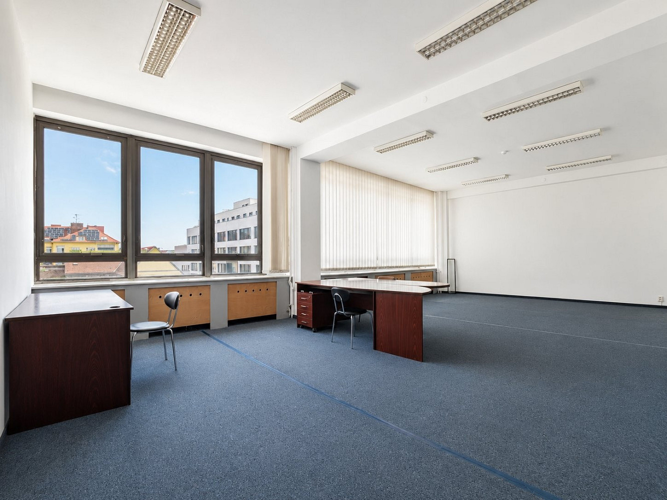 Pronájem kanceláře 364 m² – fotografie 3
