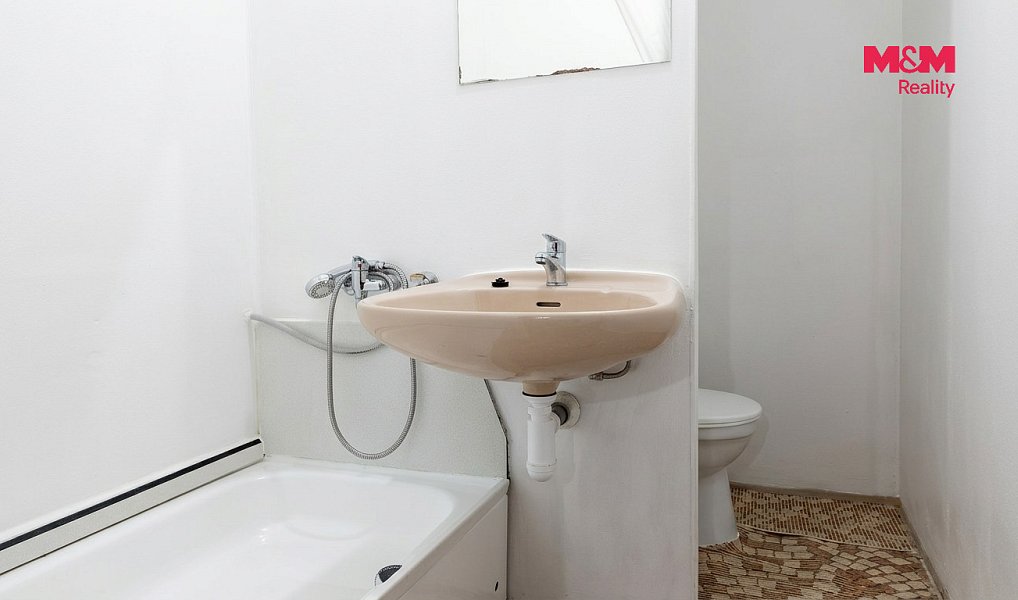 Pronájem bytu 1+kk 28 m², Hradec Králové – náhled fotky 4