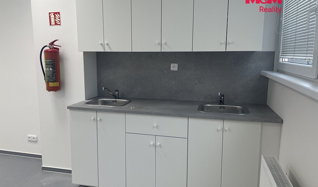 Pronájem obchodních prostor 47 m², Most – náhled fotky 3