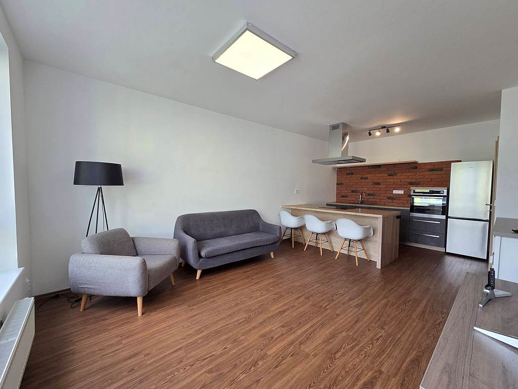 Pronájem bytu 2+kk s lodžií, klimatizací a parkovacím stáním – Janského, Olomouc