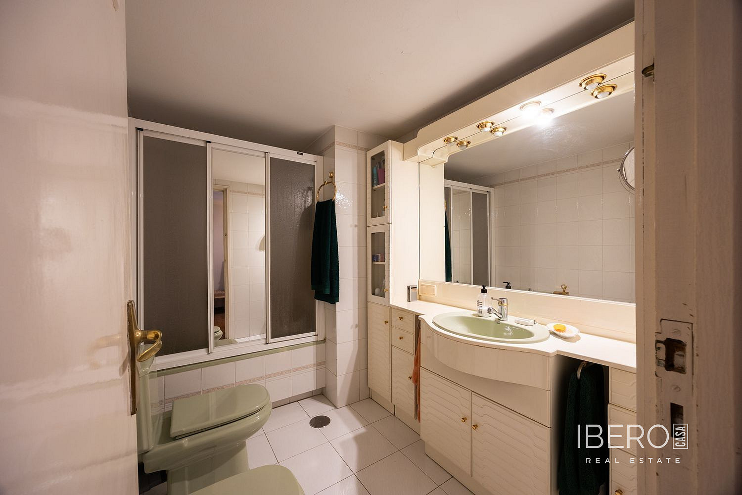 Piso 5+kk – Madrid, Barrio de los Austrias, Centro - Más