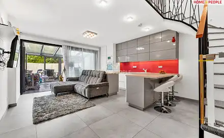 Prodej domu 125 m² s pozemkem 194 m², Podzámecká, Praha 9 - Koloděje