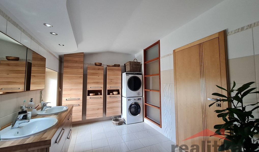 Prodej domu 334 m² s pozemkem 533 m², Opava – náhled fotky 15