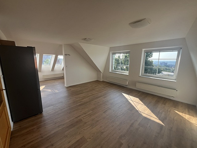 Pronájem bytu 3+kk 93 m² – fotografie 2