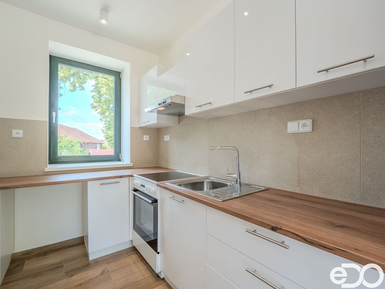Pronájem bytu 2+kk 60 m² — photo 2
