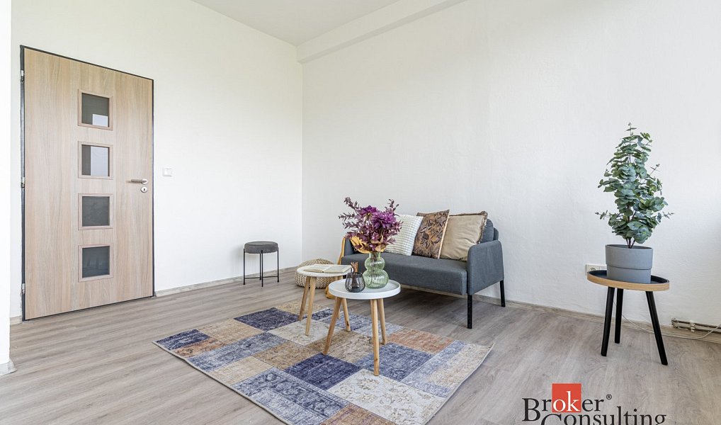 Pronájem bytu 3+kk 68 m², Mlékojedy – náhled fotky 3