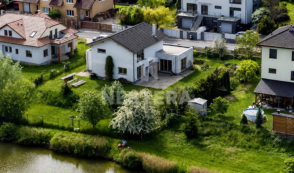 Prodej domu 161 m² s pozemkem 1 099 m², Odolena Voda – náhled fotky 2