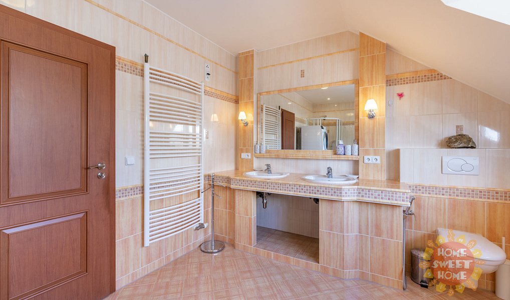 Prodej domu 320 m² s pozemkem 400 m², Praha – náhled fotky 18